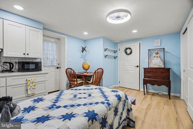 6010 EYSTER AVE, Spring Grove, PA 17362