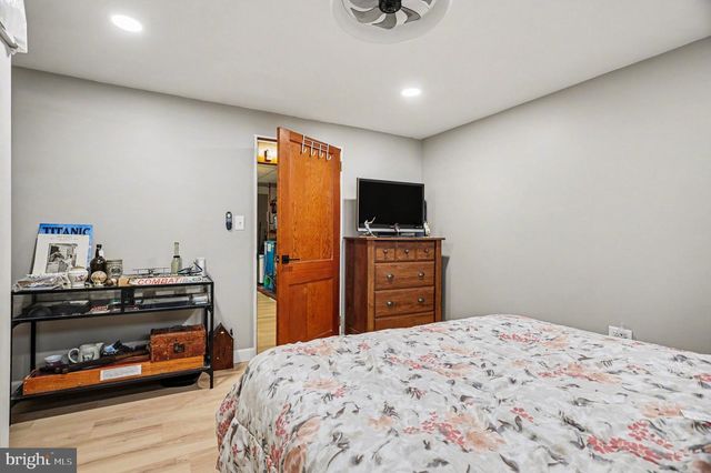 6010 EYSTER AVE, Spring Grove, PA 17362