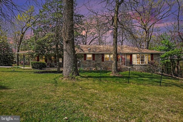 6010 EYSTER AVE, Spring Grove, PA 17362