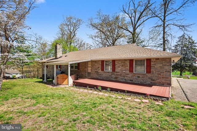 6010 EYSTER AVE, Spring Grove, PA 17362