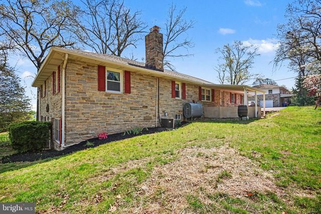 6010 EYSTER AVE, Spring Grove, PA 17362