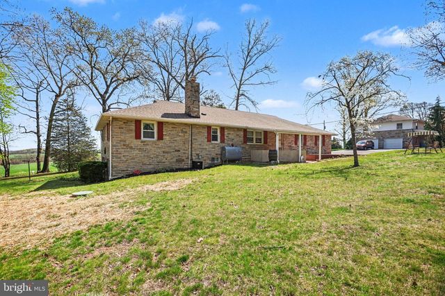 6010 EYSTER AVE, Spring Grove, PA 17362