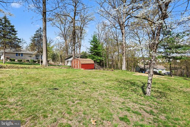 6010 EYSTER AVE, Spring Grove, PA 17362
