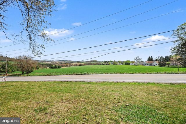 6010 EYSTER AVE, Spring Grove, PA 17362