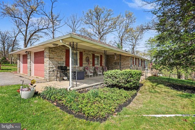 6010 EYSTER AVE, Spring Grove, PA 17362