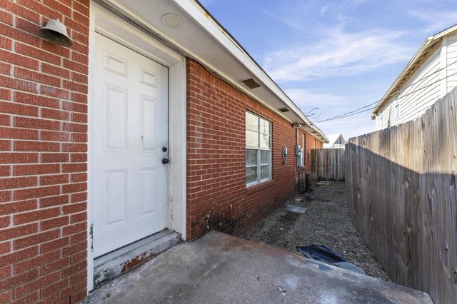 1106 5th Street, Hempstead, TX 77445