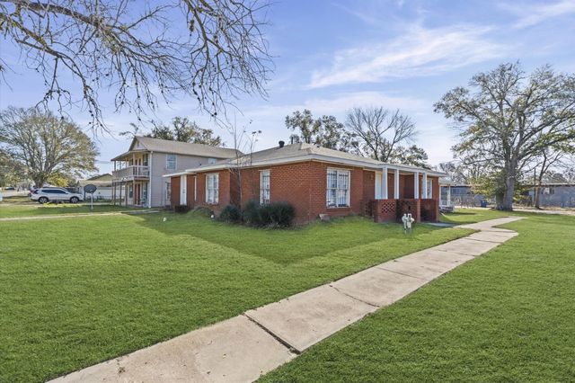 1106 5th Street, Hempstead, TX 77445