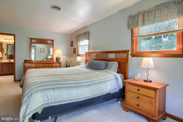 810 ACRI RD, Mechanicsburg, PA 17050