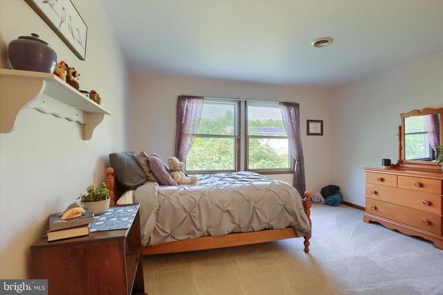 810 ACRI RD, Mechanicsburg, PA 17050