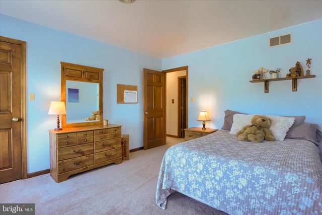 810 ACRI RD, Mechanicsburg, PA 17050