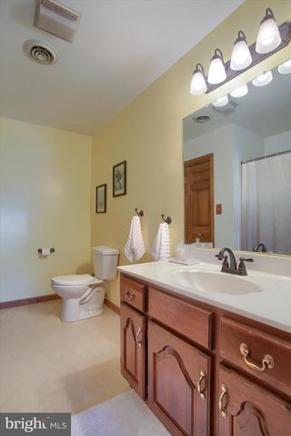 810 ACRI RD, Mechanicsburg, PA 17050
