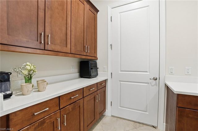 3707 5th AVE SW, Naples, FL 34117