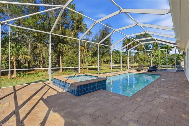 3707 5th AVE SW, Naples, FL 34117