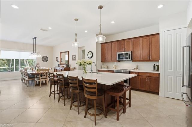 3707 5th AVE SW, Naples, FL 34117