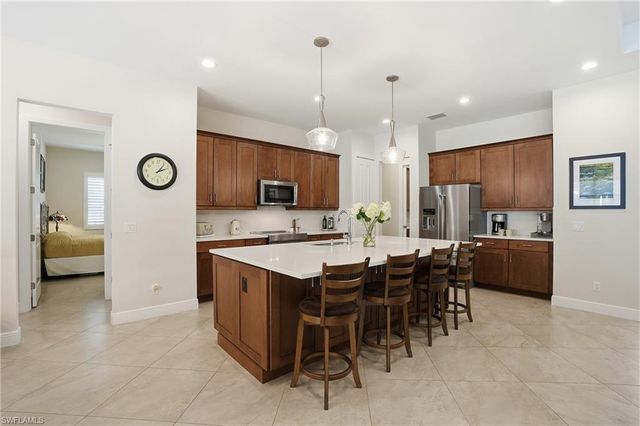 3707 5th AVE SW, Naples, FL 34117