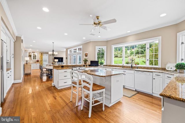 8527 HUNTSPRING DR, Lutherville Timonium, MD 21093