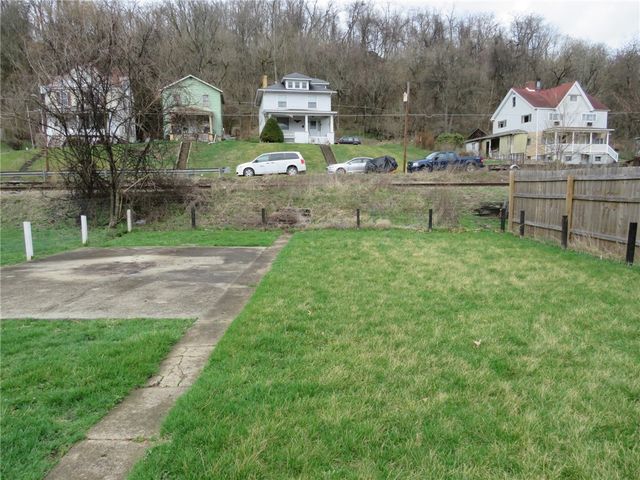 447 Middle St, W Brownsville, PA 15417