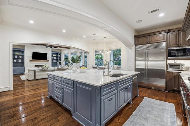 3810 Drake Street, Houston, TX 77005