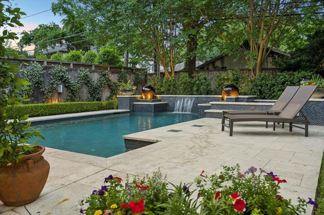 3810 Drake Street, Houston, TX 77005