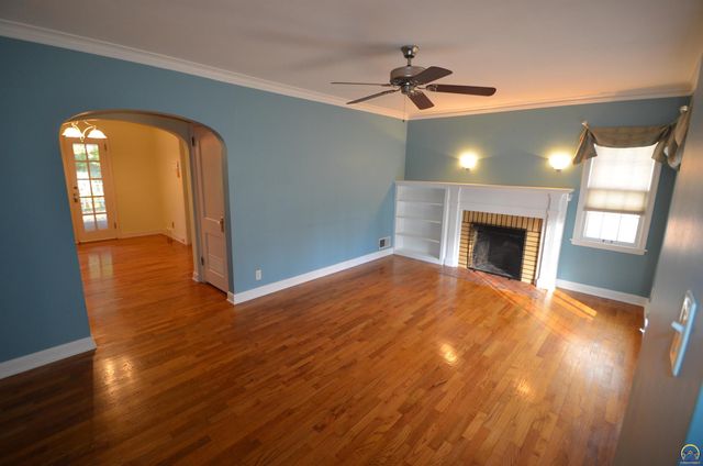 923 SW High AVE, Topeka, KS 66604