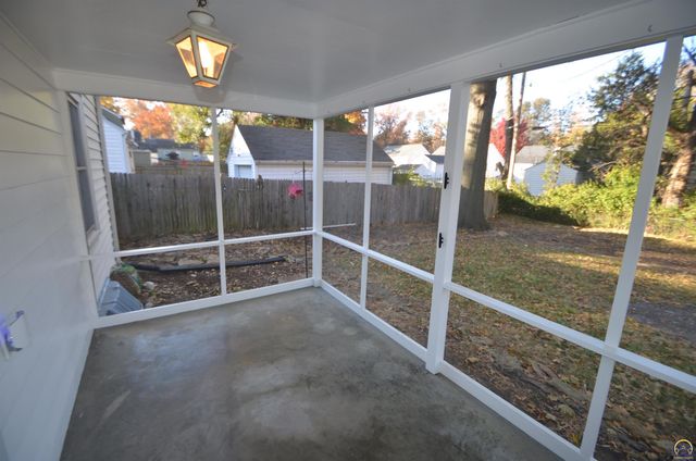 923 SW High AVE, Topeka, KS 66604