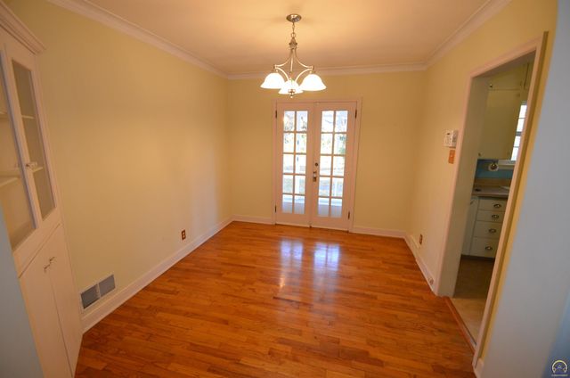 923 SW High AVE, Topeka, KS 66604