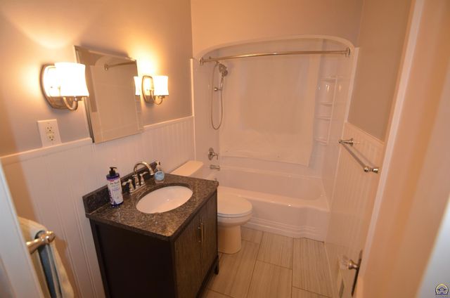 923 SW High AVE, Topeka, KS 66604