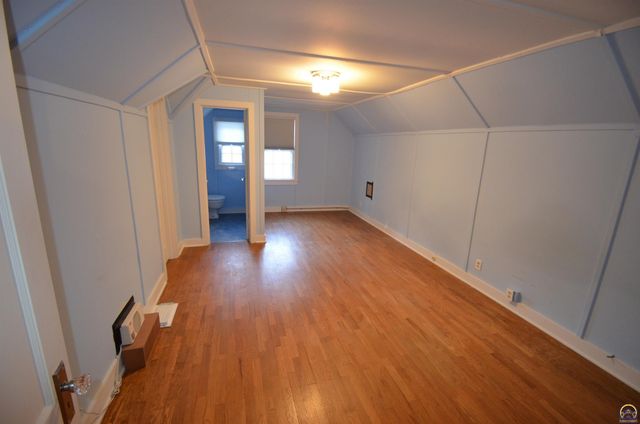 923 SW High AVE, Topeka, KS 66604