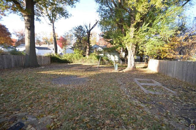 923 SW High AVE, Topeka, KS 66604