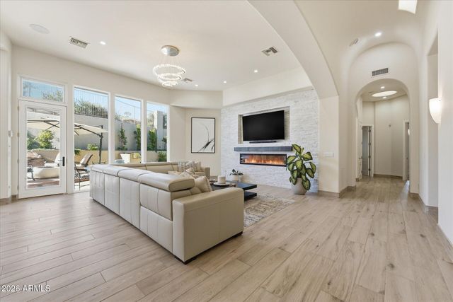 14020 S Canyon Drive, Phoenix, AZ 85048