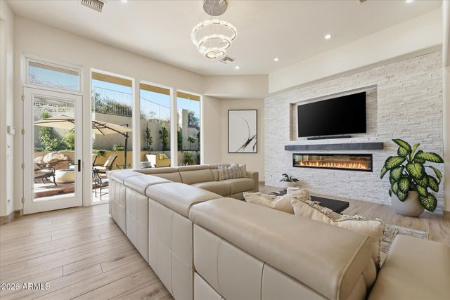 14020 S Canyon Drive, Phoenix, AZ 85048
