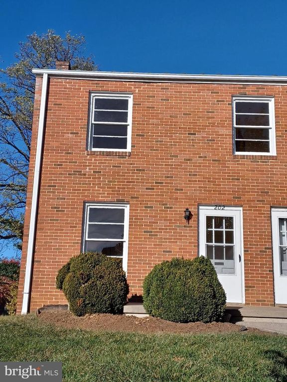 202 E WHITLOCK AVE, Winchester, VA 22601