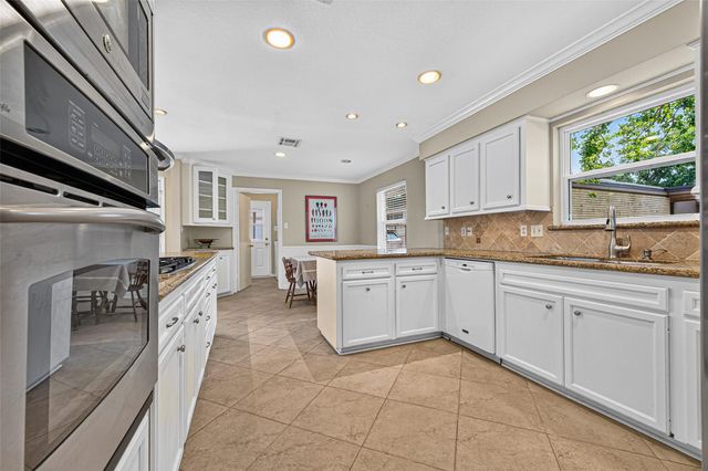 5239 Lymbar Drive, Houston, TX 77096