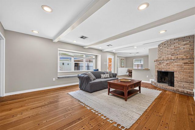 5239 Lymbar Drive, Houston, TX 77096