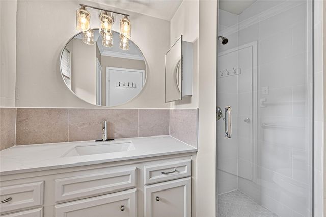5239 Lymbar Drive, Houston, TX 77096