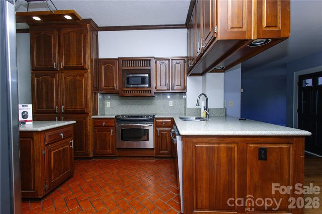569 Rutherford Road, Marion, NC 28752