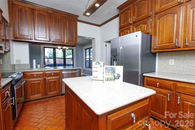 569 Rutherford Road, Marion, NC 28752