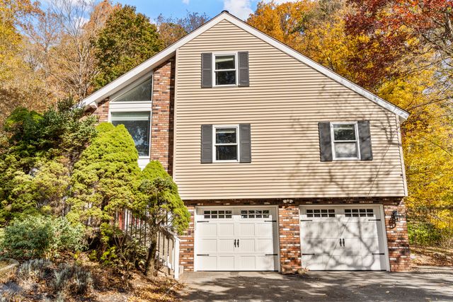 36 Raymond Drive, Meriden, CT 06451