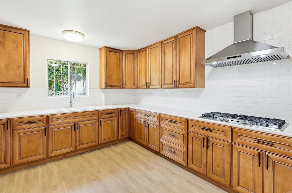 Image 18 of property listing at 7128 Jacmar Avenue, San Diego, CA 92114