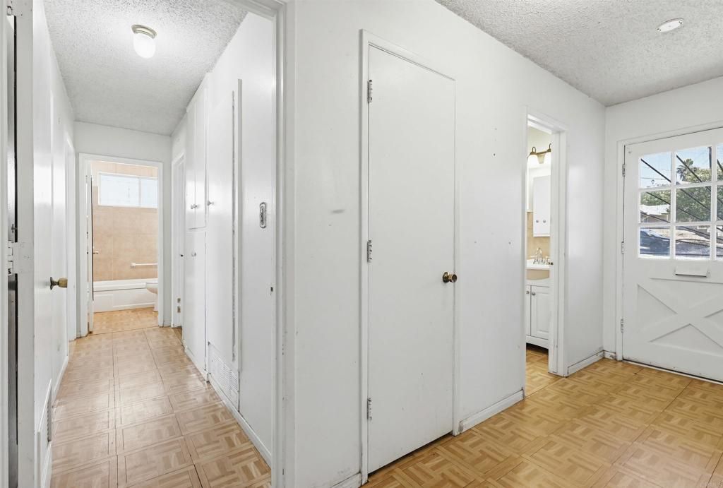 Image 20 of property listing at 7128 Jacmar Avenue, San Diego, CA 92114