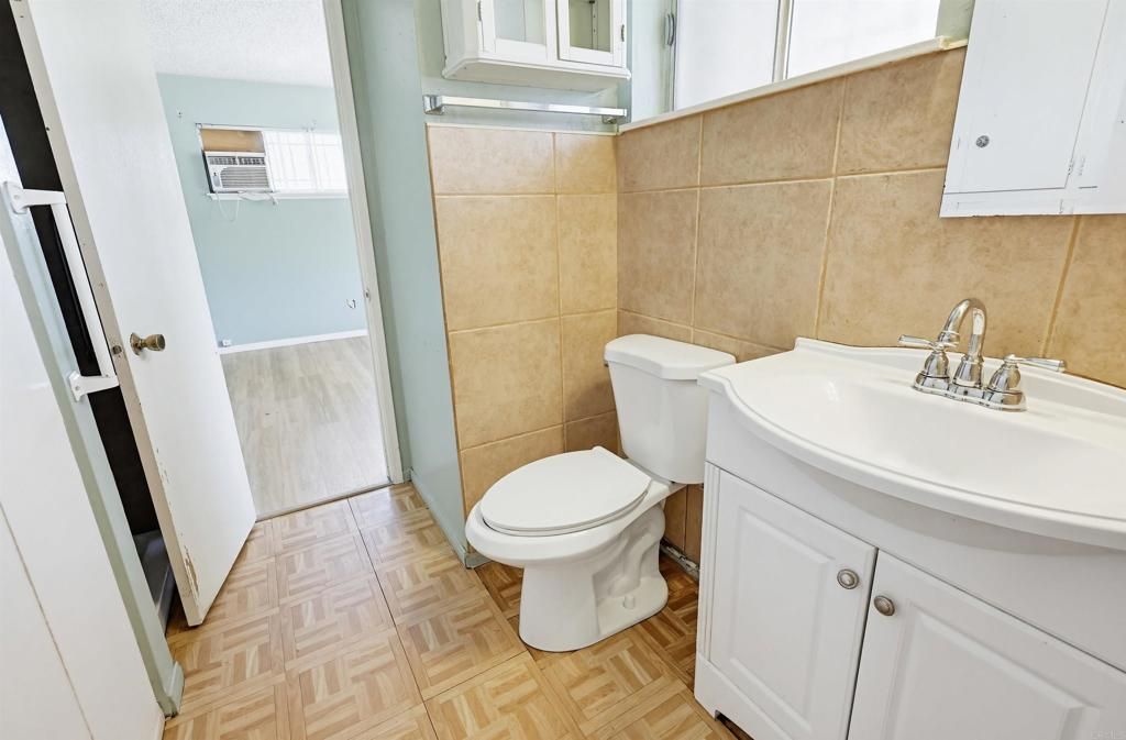 Image 25 of property listing at 7128 Jacmar Avenue, San Diego, CA 92114