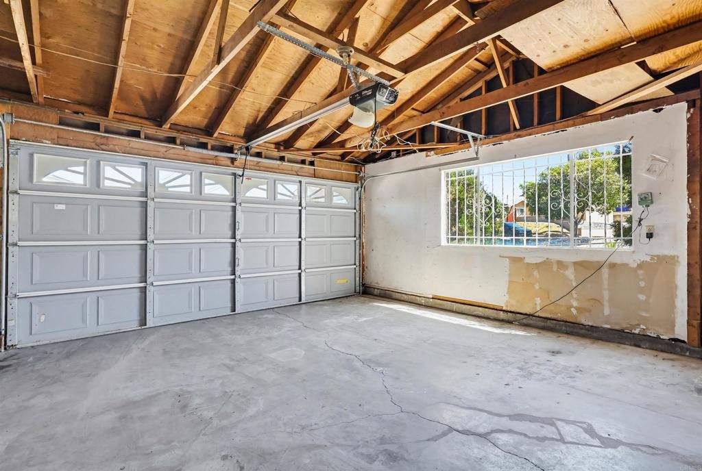 Image 31 of property listing at 7128 Jacmar Avenue, San Diego, CA 92114