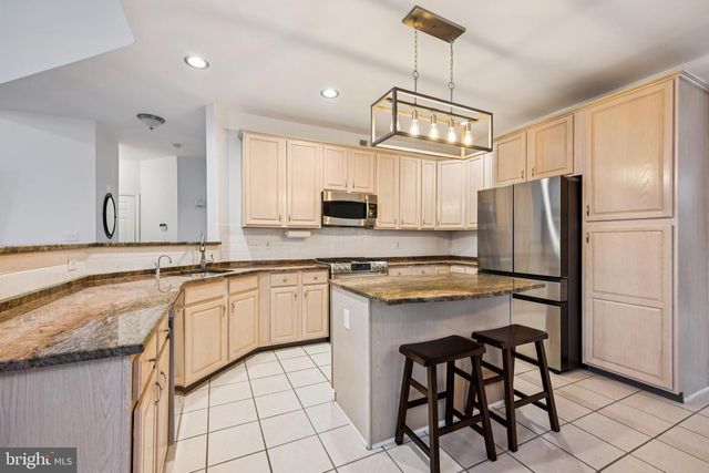 17 BRITTANY BLVD, Marlton, NJ 08053