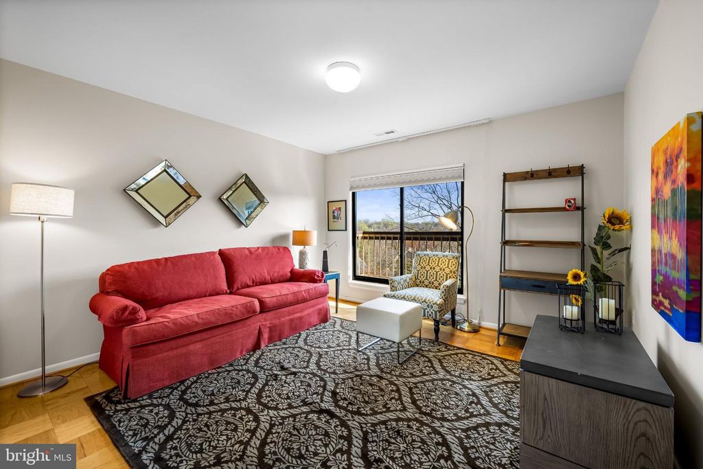 Image 13 of property listing at 200 CROSS KEYS RD #R 68, Baltimore, MD 21210