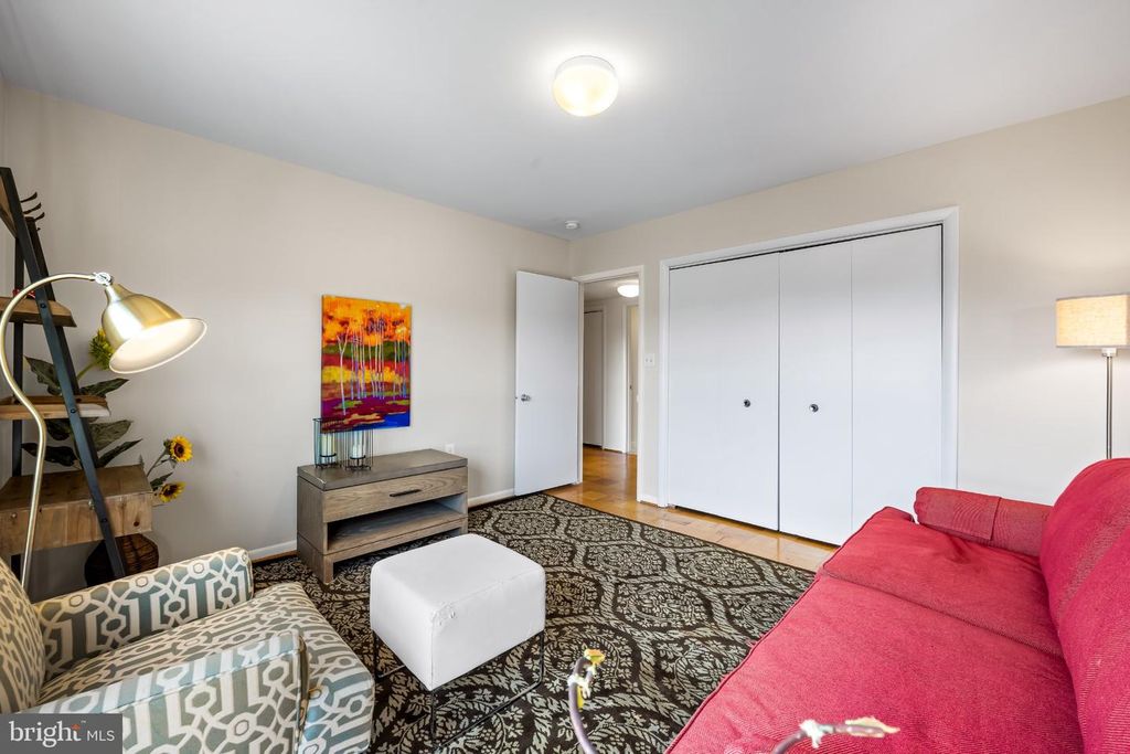 Image 14 of property listing at 200 CROSS KEYS RD #R 68, Baltimore, MD 21210