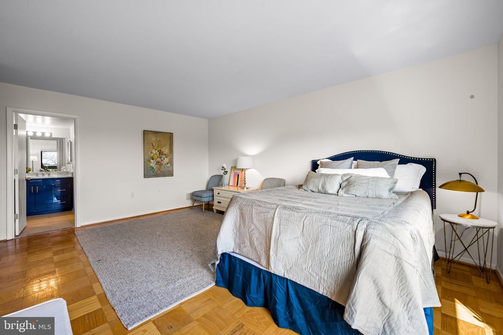 Image 15 of property listing at 200 CROSS KEYS RD #R 68, Baltimore, MD 21210