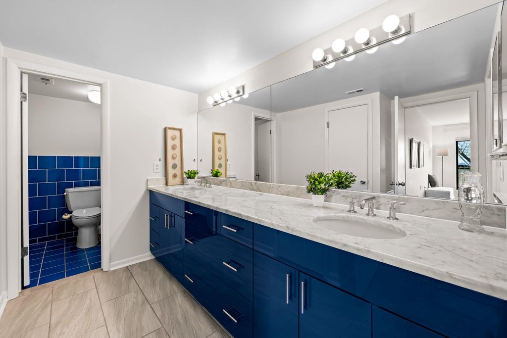 Image 16 of property listing at 200 CROSS KEYS RD #R 68, Baltimore, MD 21210