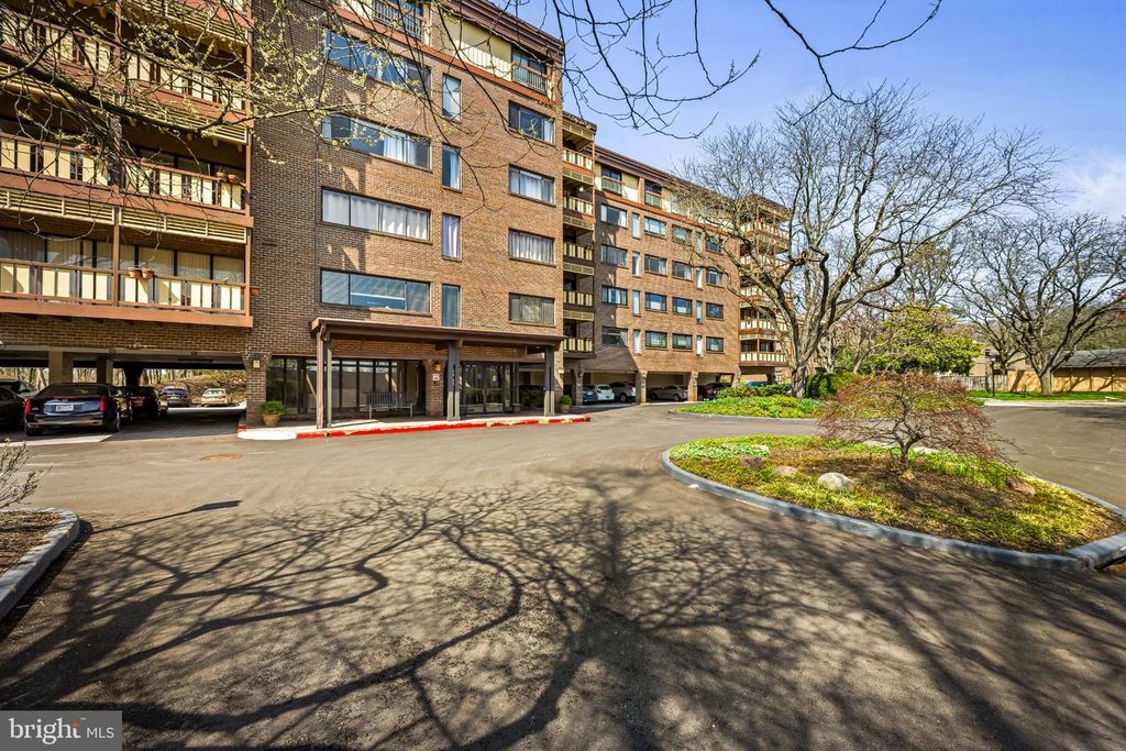 Image 21 of property listing at 200 CROSS KEYS RD #R 68, Baltimore, MD 21210