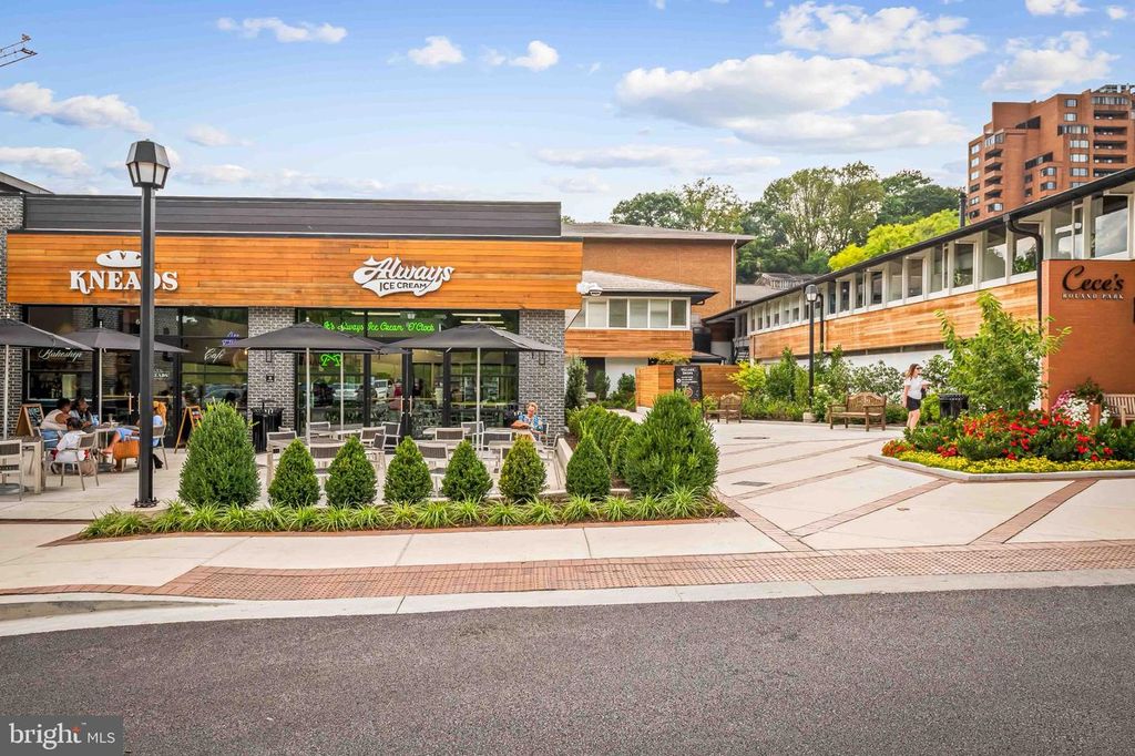 Image 30 of property listing at 200 CROSS KEYS RD #R 68, Baltimore, MD 21210