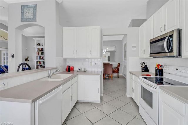 7477 Lourdes CT, Naples, FL 34104